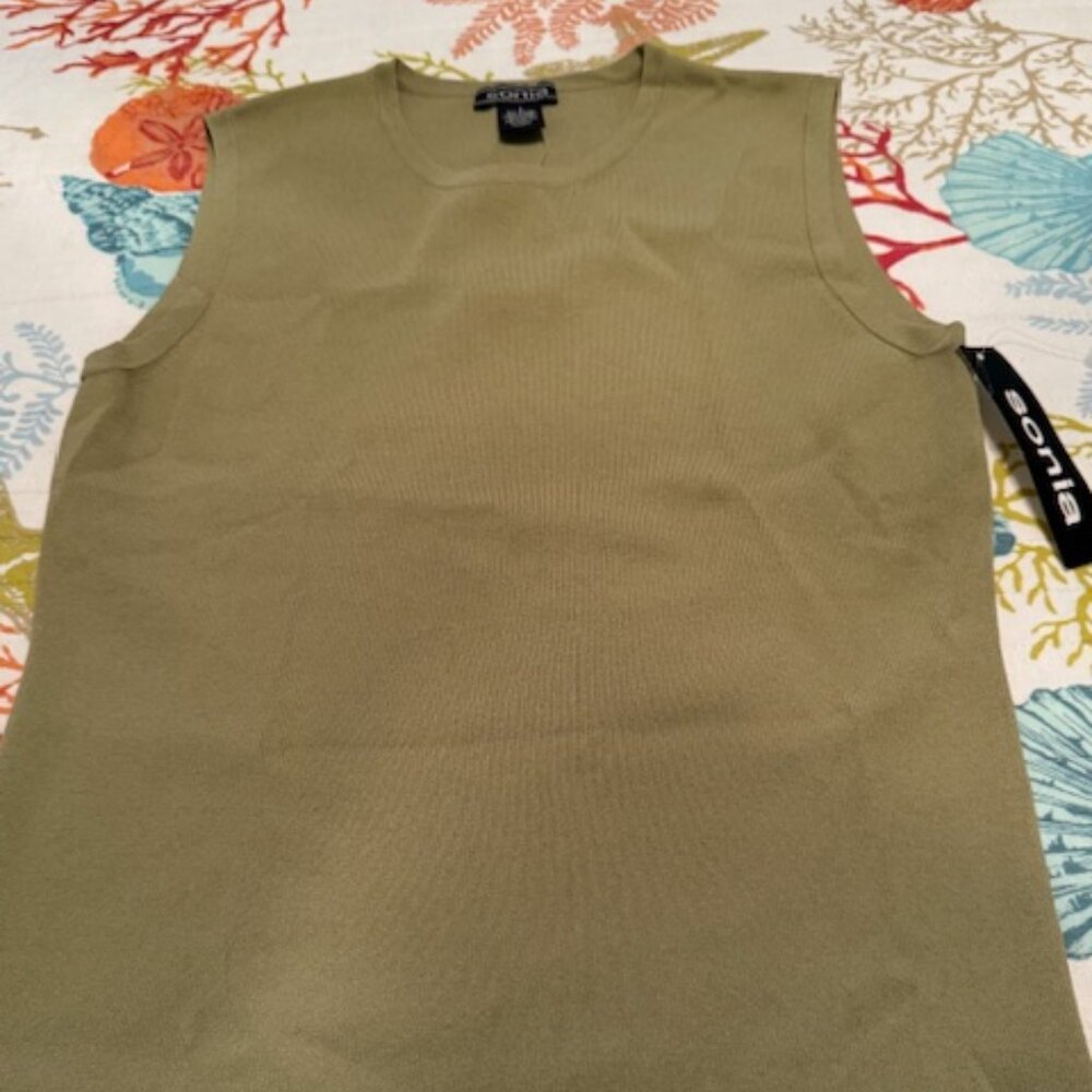 Sonia - Sleeveless - Blouse - Olive - Size L